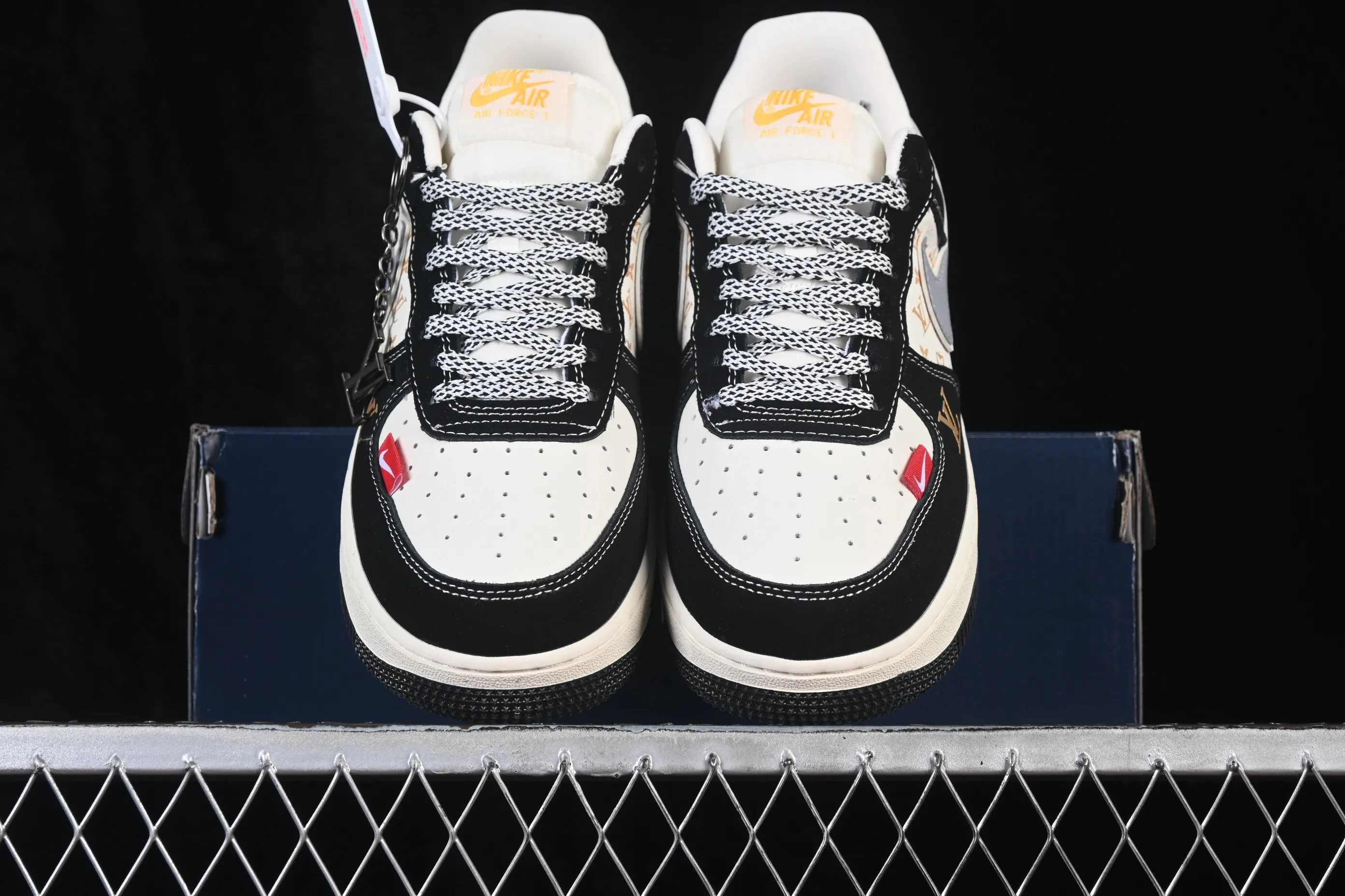 All categories Nk Air Force 1 Air Force series Nk Air Force 1 Low Air Force low-top Nike Air Force 1'07 Low black and white contrast Air Force 1 low-top casual sneakers KL1688-006